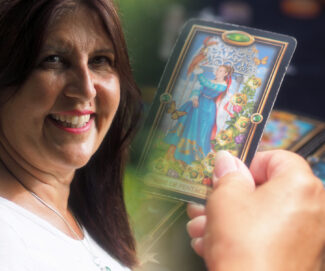 Neshla Avey tarot readings